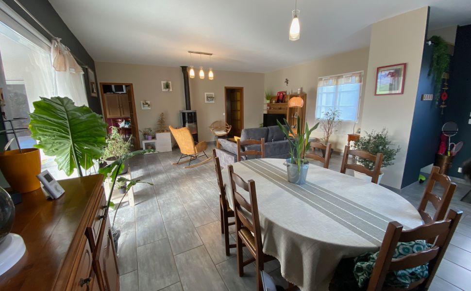  Maison contemporaine avec vues spectaculaires proche d'un village Pyreneen